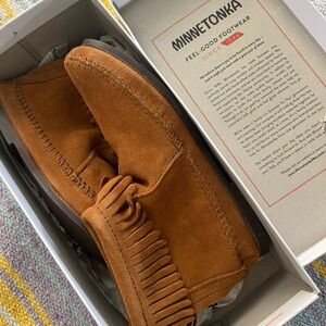 Minnetonka Men's Tan Suede Fringe Boots